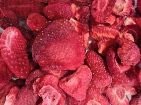 Aardbeien chips
